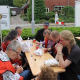 Aalten, FNV, bloemenvouwers, gemeentekantoor, 1 juni 2016 007.jpg